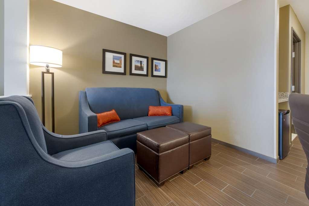 Comfort Suites & Conference Center Worthington Room photo